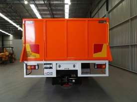 Fuso FV51 Tray Truck - picture2' - Click to enlarge