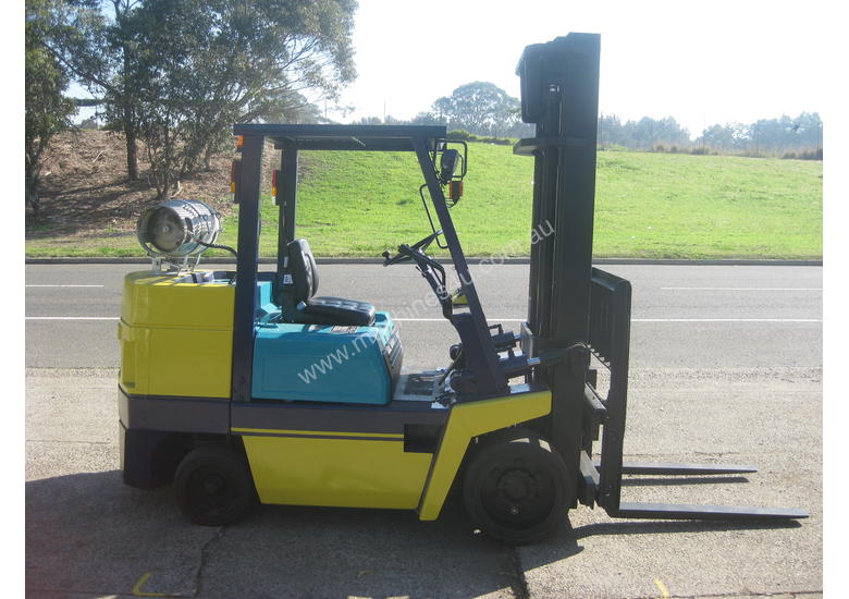 caption KOMATSU FG45ST-4 - 4.5t STUBBY