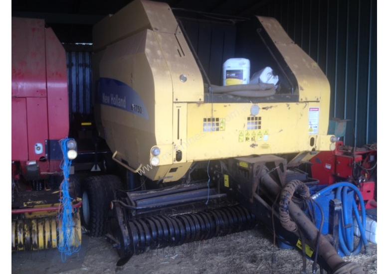 caption New Holland BR750A Round Baler