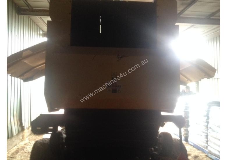 caption New Holland BR750A Round Baler