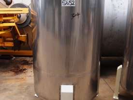 Stainless Steel Storage Tank (Vertical), Capacity: 1,500Lt - picture0' - Click to enlarge
