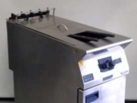 ELECTROLUX SINGLE PAN GAS FRYER - picture0' - Click to enlarge