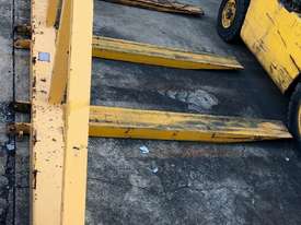 FORKLIFT SPREADER BAR, CLASS 4 - picture0' - Click to enlarge