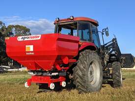 FARMTECH FS2/GS2 1400 DOUBLE DISC SPREADER (1400L) - picture0' - Click to enlarge