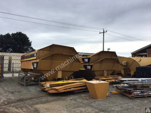 CATERPILLAR 740 TRAY WITH RAMS (4 AVAILABLE)