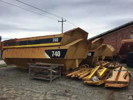 CATERPILLAR 740 TRAY WITH RAMS (4 AVAILABLE) - picture0' - Click to enlarge