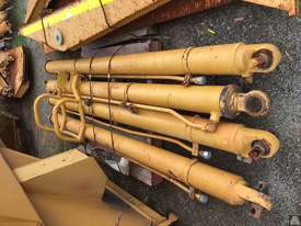 CATERPILLAR 740 TRAY WITH RAMS (4 AVAILABLE) - picture1' - Click to enlarge