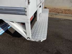 Mitsubishi Canter Pantech Truck - picture1' - Click to enlarge