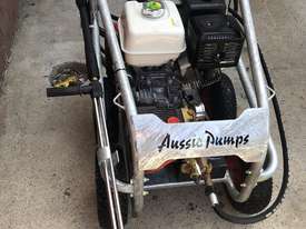 Ex demo Petrol Pressure Washer 4000 PSI 15 HP Honda GX390 Engine Pro Scud - picture0' - Click to enlarge