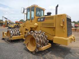 Caterpillar 815F Compactor - picture2' - Click to enlarge