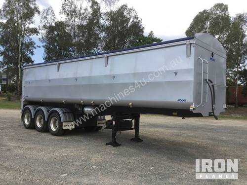 2017 Moore 9.4 M Tri/A Tipping Trailer