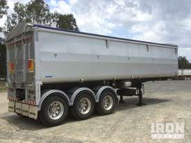 2017 Moore 9.4 M Tri/A Tipping Trailer - picture1' - Click to enlarge