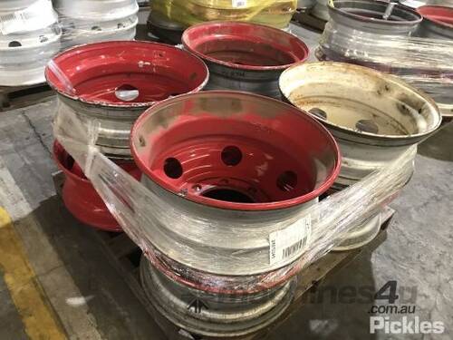 1 Pallet Of 8x 8 Stud Truck Rims Size 22.5 x 8.25, Minor Wear And Tear, Scratches And Dents Surface 