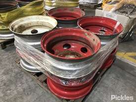 1 Pallet Of 8x 8 Stud Truck Rims Size 22.5 x 8.25, Minor Wear And Tear, Scratches And Dents Surface  - picture0' - Click to enlarge