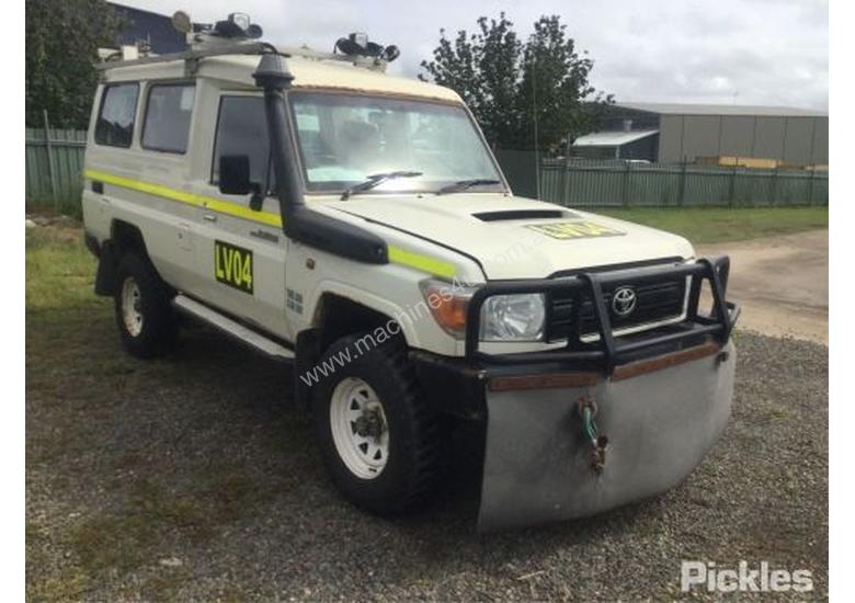 caption 2015 Toyota Landcruiser