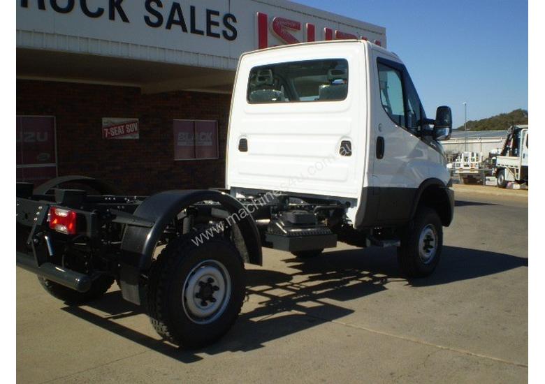caption Iveco Daily 55 S17 Cab chassis Truck