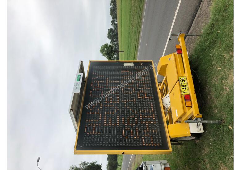 VARIABLE MESSAGE SIGNS LARGE - Hire