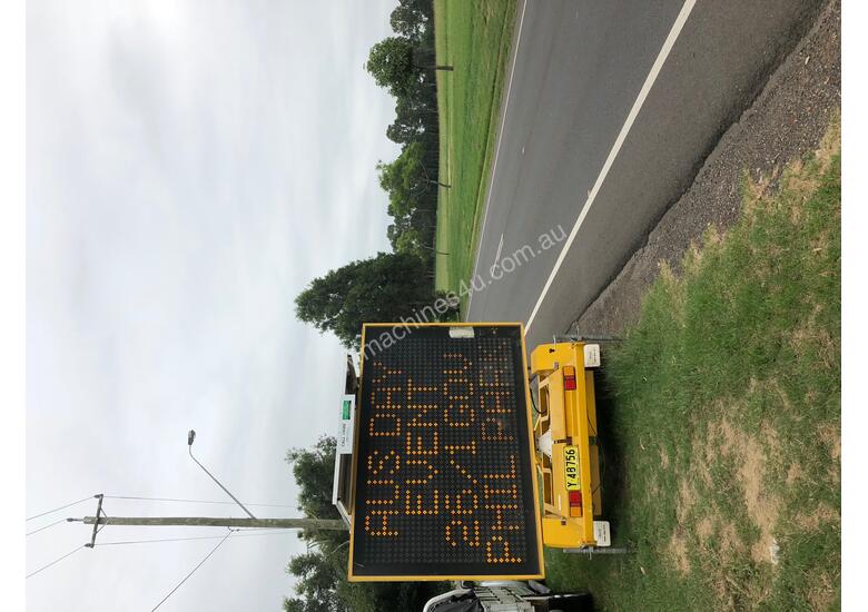 VARIABLE MESSAGE SIGNS LARGE - Hire