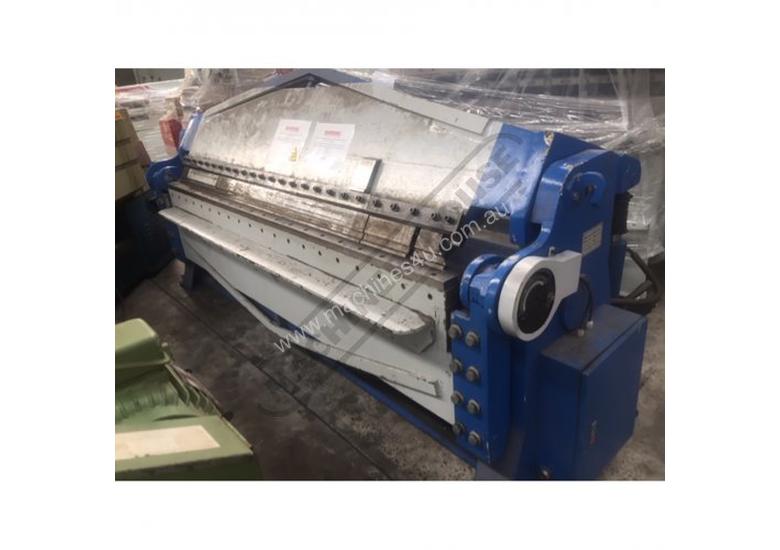caption W62Y-3X2500
