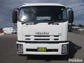 2014 Isuzu FTR900 LWB - picture1' - Click to enlarge