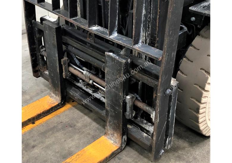 caption 2.5T LPG Counterbalance Forklift