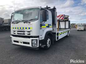 2015 Isuzu FTR900 Long - picture2' - Click to enlarge