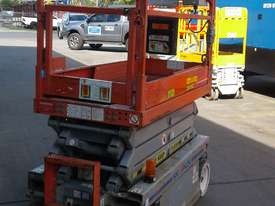 19ft Battery Powered Scissor Lift - picture0' - Click to enlarge