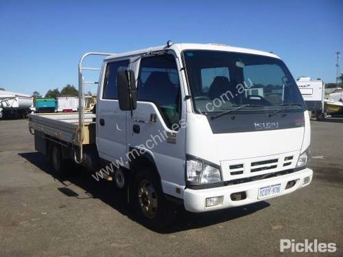 2007 Isuzu NPR 250