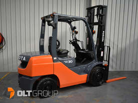 Toyota 3 Tonne Forklift 8 Series Diesel Low Hours FREE DELIVERY SYDNEY MELBOURNE BRISBANE - picture1' - Click to enlarge