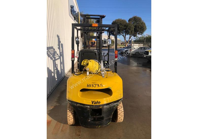 caption 2.5T LPG Counterbalance Forklift