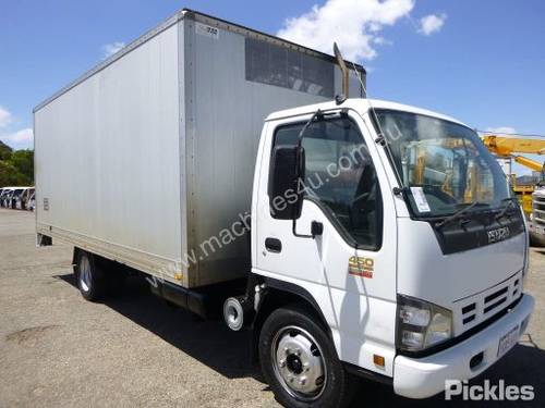 2006 Isuzu NQR 450 Long