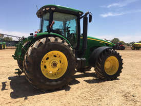 John Deere 8225R FWA/4WD Tractor - picture2' - Click to enlarge