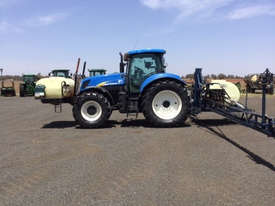 New Holland T7060 FWA/4WD Tractor - picture2' - Click to enlarge