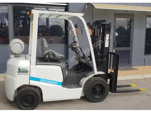 Uni-Carriers 2000kg LPG Forklift with 4350mm Three Stage Container Mast (Late Model & Low Hours)