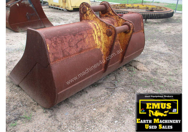 caption 2mtr Mud Bucket to suit around 22 tunner. E.M.U.S. AS195