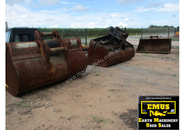 caption 2mtr Mud Bucket to suit around 22 tunner. E.M.U.S. AS195