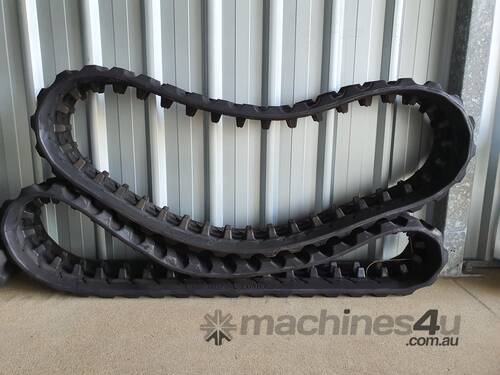 caption Rubber Track. Size 230 x 72k x 45