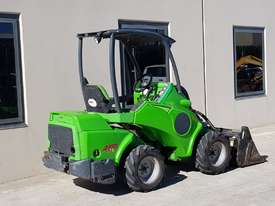 Used Avant 528 Mini Loader 2015  - picture1' - Click to enlarge