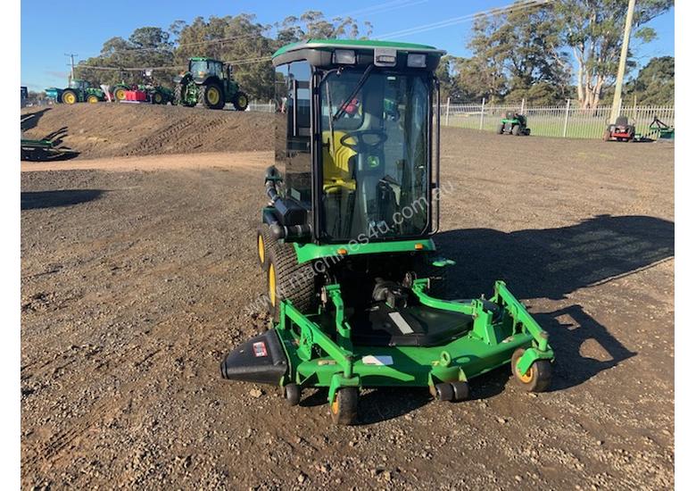 caption John Deere 1565 4wd Front Mower