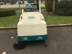 Tennant Sweeper Scrubber - picture1' - Click to enlarge
