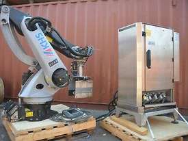 Kuka KPC Robot KHS Palletiser System with Controller and teach pendant KR 40 PA - picture1' - Click to enlarge