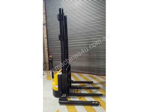 Liftsmart LS15 Electric Stacker - Selling before July 1