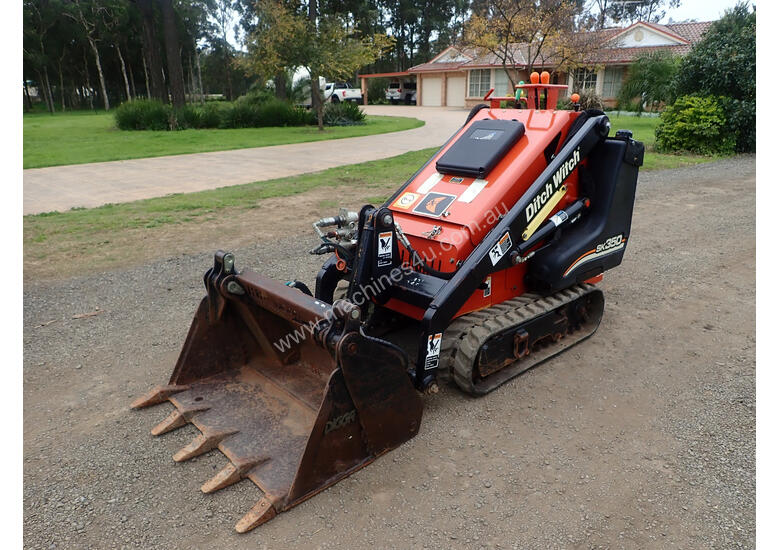 Used 2015 ditch witch SK350 Skid Steer Loaders in , Listed on Machines4u
