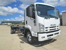 Isuzu FRR500 Cab chassis Truck - picture1' - Click to enlarge