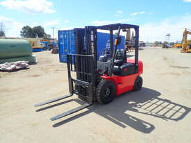 Unused 2020 Redlift CPCD25H-490 2.5 Tonne Diesel Forklift (3 Stage) - picture0' - Click to enlarge