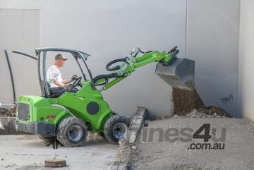 Avant 640 Articulated Mini Loader w Telescopic Boom & 4-in-1 Bucket