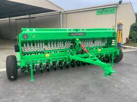 2020 AGROLEAD 4000/31T - picture2' - Click to enlarge