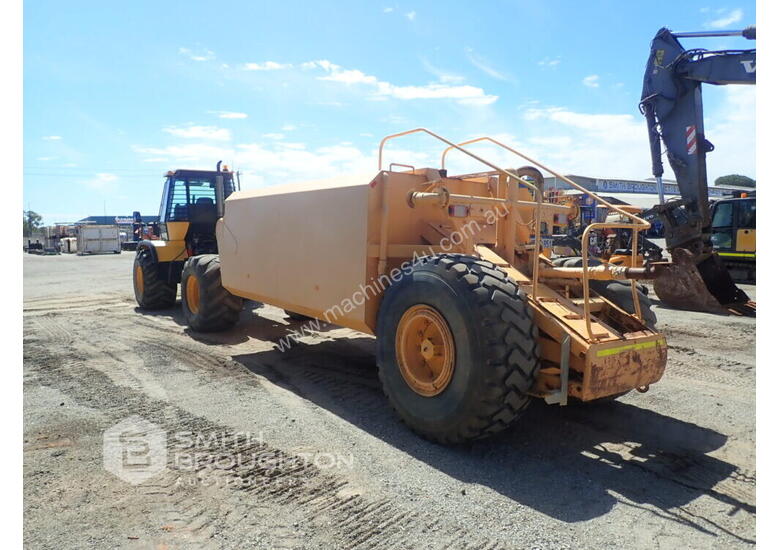 Buy Used 2001 JCB DINOSAUR WATER CART Water Cart in , Listed on
