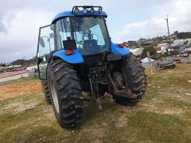 NEW HOLLAND TD95D TRACTOR WITH FRONT END LOADER - picture0' - Click to enlarge