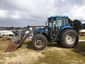 NEW HOLLAND TD95D TRACTOR WITH FRONT END LOADER - picture1' - Click to enlarge